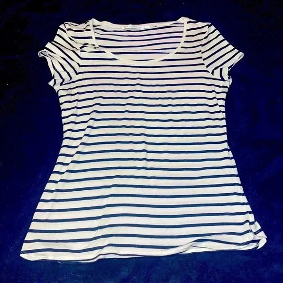 Max Studio Tee - Picture 1 of 3